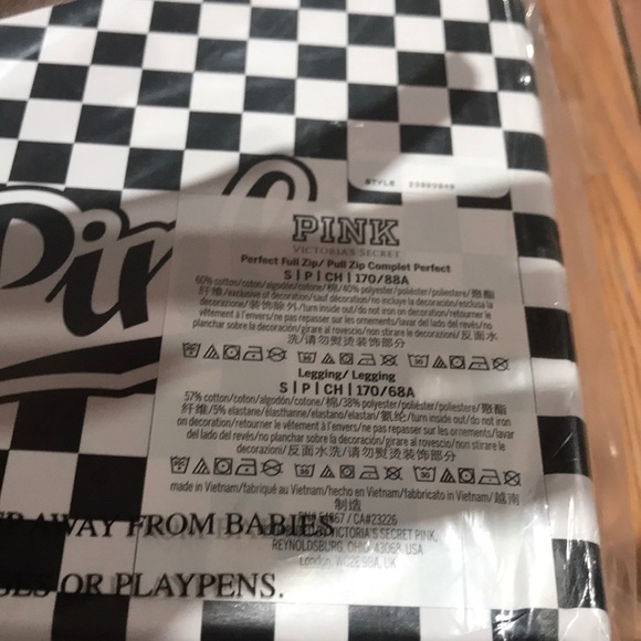 NEW VS Sherpa Gift Box Set - Picture 4 of 5